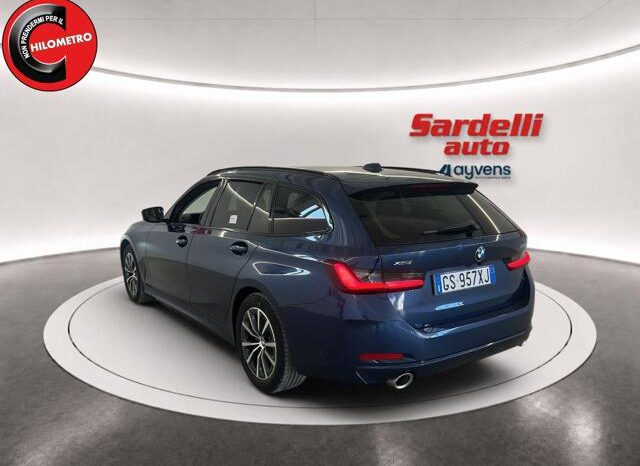 
								BMW 330 i xDrive Touring full									
