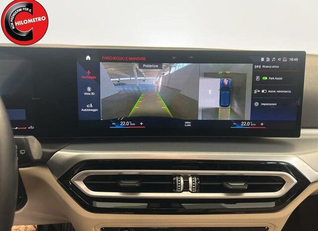 
								BMW 330 i xDrive Touring full									