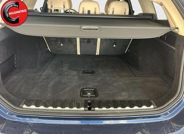 
								BMW 330 i xDrive Touring full									