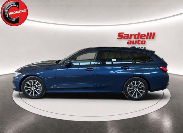 
								BMW 330 i xDrive Touring full									