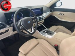 
										BMW 330 i xDrive Touring full									