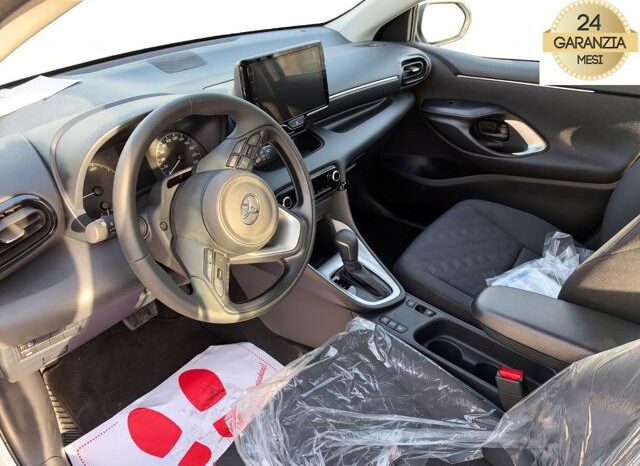 
								TOYOTA Yaris 1.5 Hybrid 5 porte Active KM 0 full									