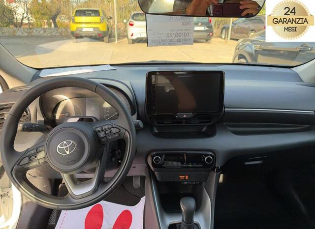 
								TOYOTA Yaris 1.5 Hybrid 5 porte Active KM 0 full									