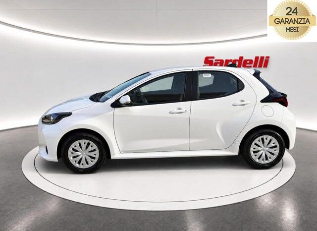 
								TOYOTA Yaris 1.5 Hybrid 5 porte Active KM 0 full									